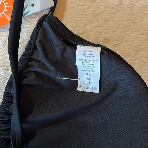 My Charmo - bikini top with gold metal chain detailing - Picture 6 of 8